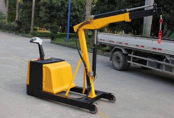 Powered Floor Crane Pic. Parallel Legs